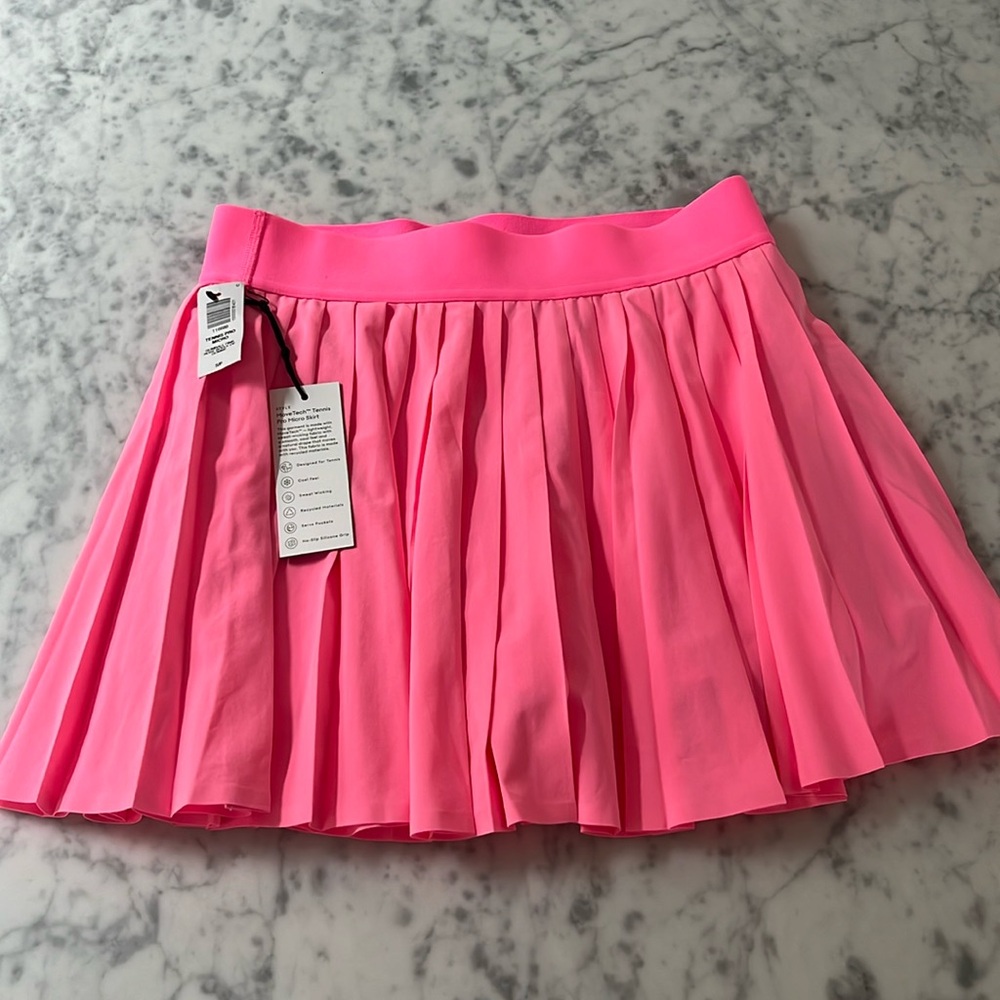 Aritzia Limited Edition tennis skirt